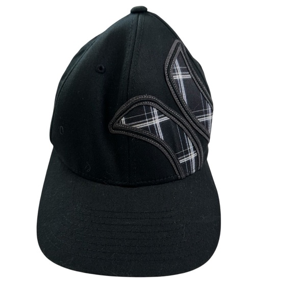 Hurley Fitted FlexFit Embroidered Hat Ball Cap Black with Plaid Detail Sz. L-XL - Picture 1 of 9